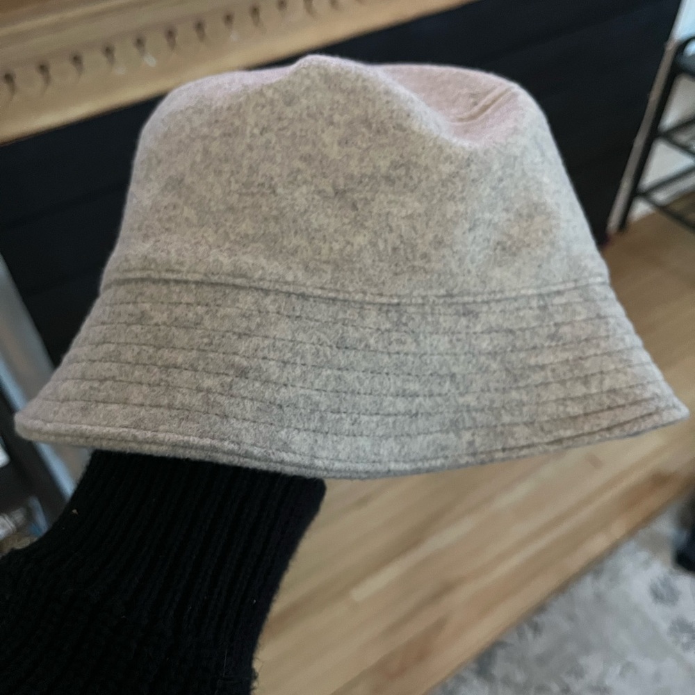 Steve Madden Light Gray Bucket Hat